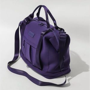 ISO Popflex Ella Duffel bag in deep violet! ⭐️